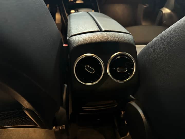 Фото 5 - Mercedes-Benz GLA-Class