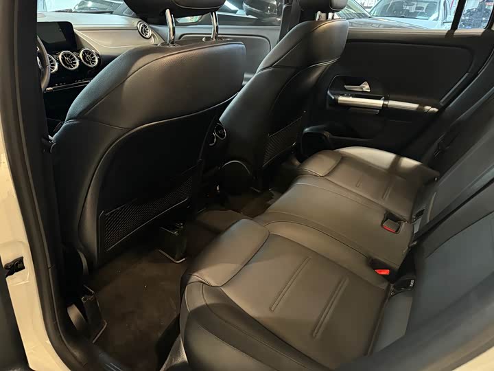 Фото 7 - Mercedes-Benz GLA-Class