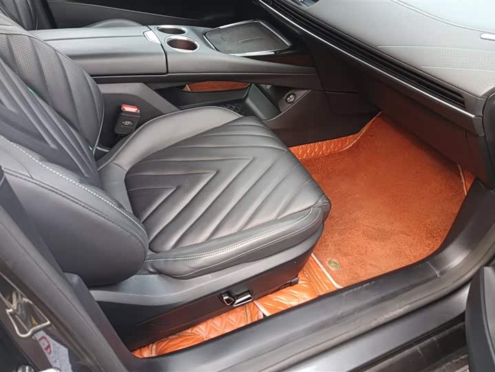 Фото 8 - Changan Deepal SL03