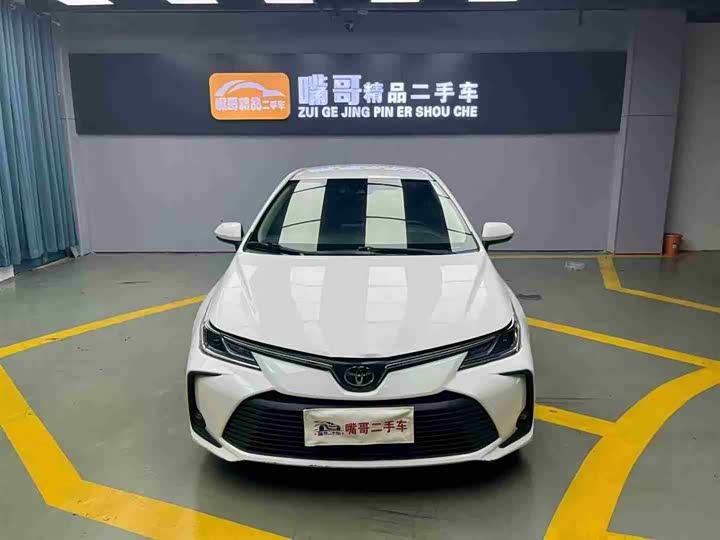 Фото 2 - Toyota Corolla