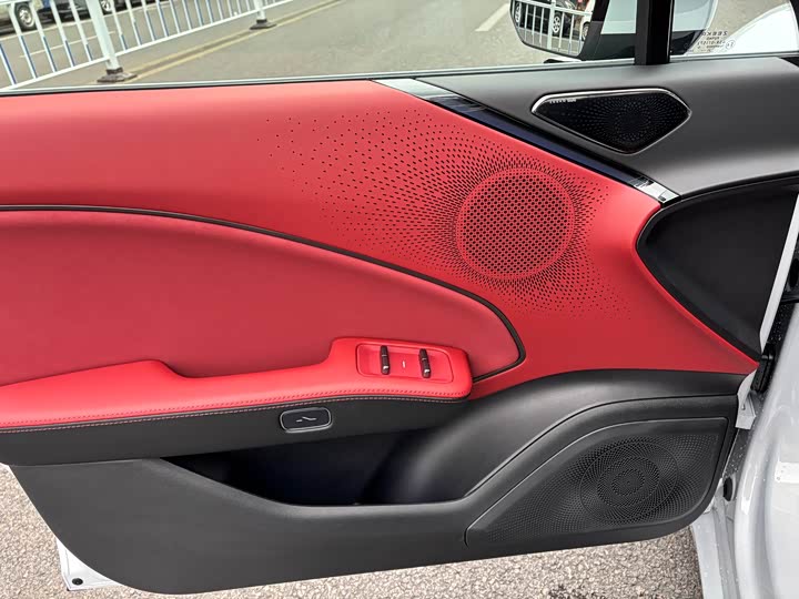 Фото 4 - Zeekr 007 GT