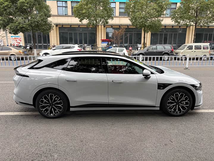 Фото 8 - Zeekr 007 GT