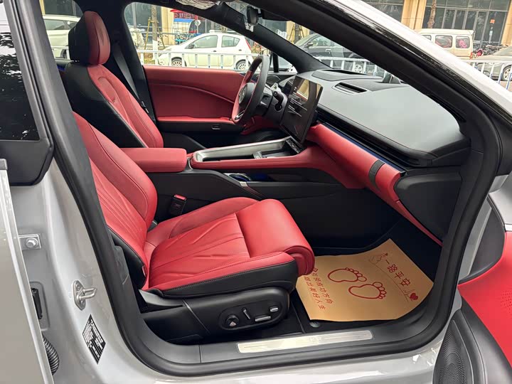 Фото 9 - Zeekr 007 GT