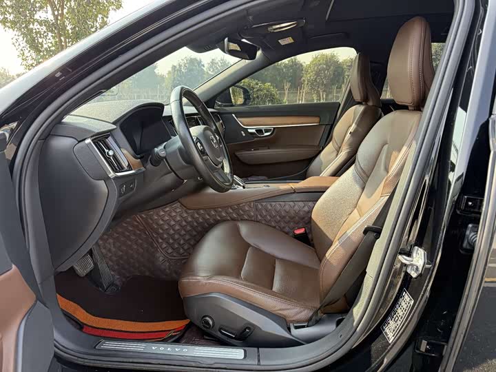 Фото 5 - Volvo S90