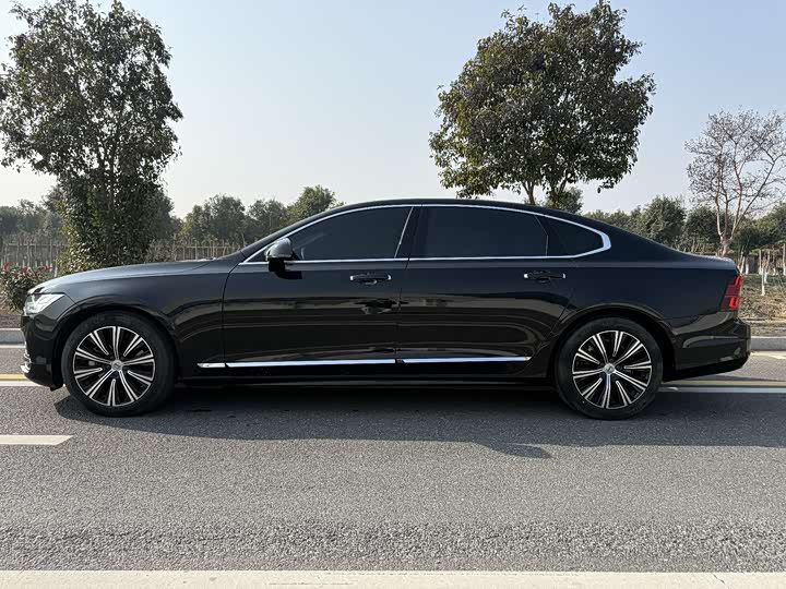 Фото 6 - Volvo S90