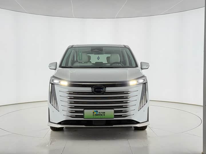 Фото 1 - GAC Trumpchi E9