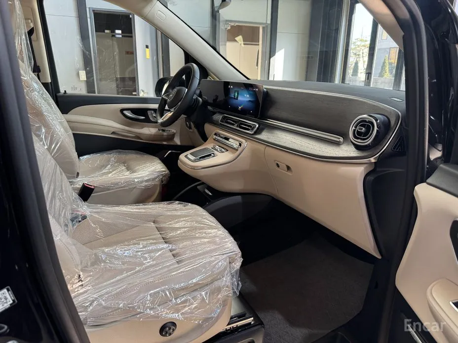 Фото 7 - Mercedes-Benz V-Class