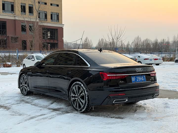 Фото 6 - Audi A6L