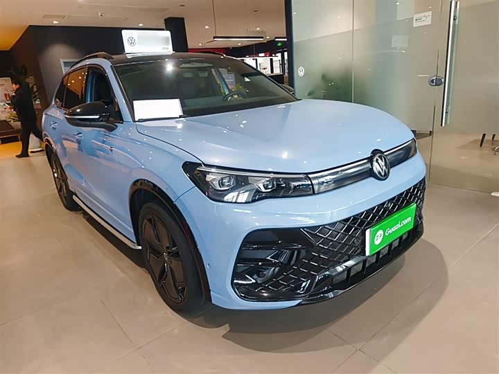 Фото 4 - Volkswagen Tiguan L Pro