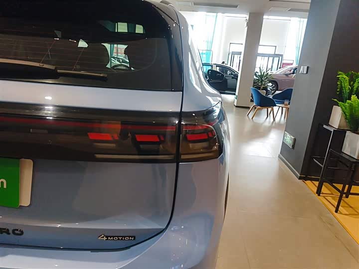 Фото 8 - Volkswagen Tiguan L Pro