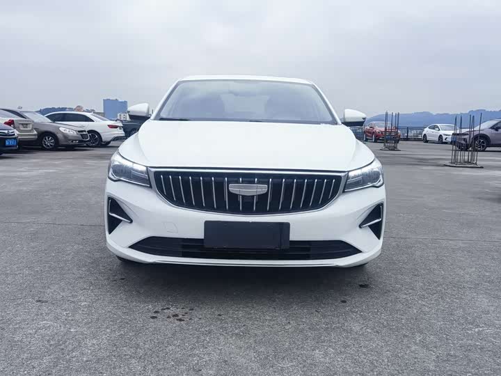 Фото 2 - Geely Emgrand