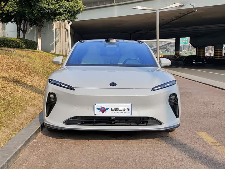 Фото 2 - Nio ET5T