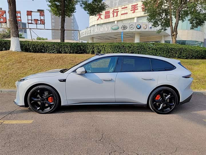 Фото 3 - Nio ET5T