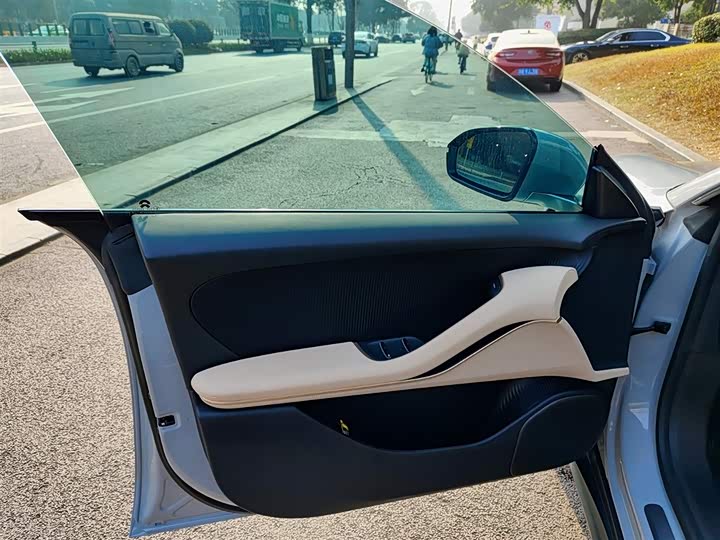 Фото 6 - Nio ET5T