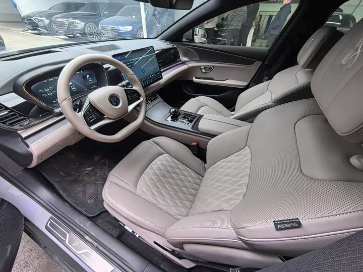 Фото 3 - BYD Han