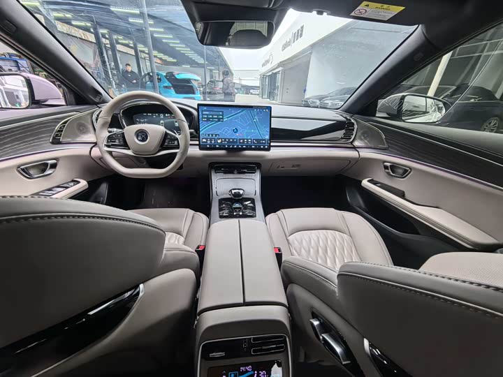 Фото 6 - BYD Han