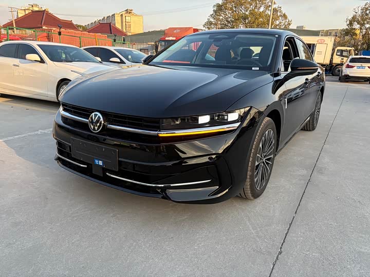 Фото 2 - Volkswagen Magotan