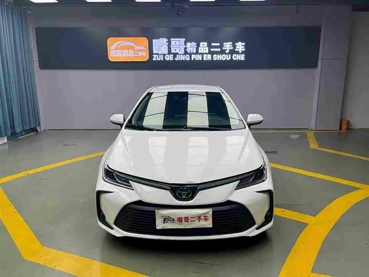 Фото 2 - Toyota Corolla