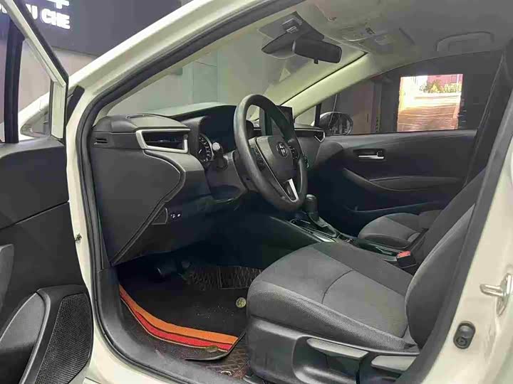 Фото 4 - Toyota Corolla