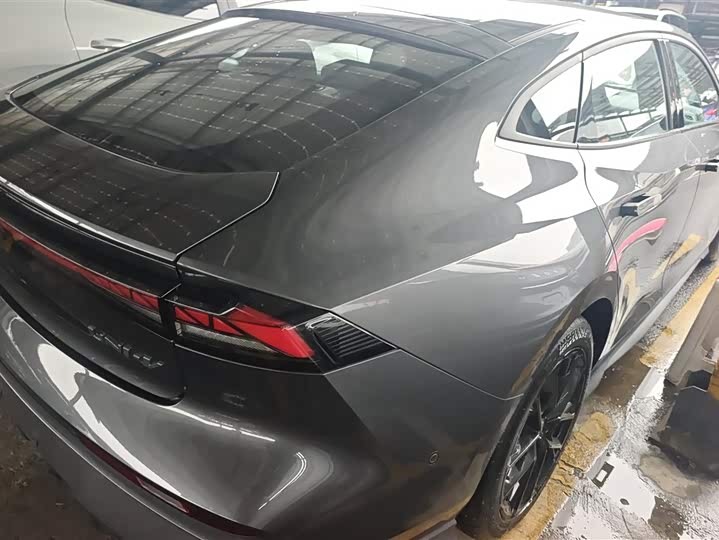 Фото 3 - Changan UNI-V