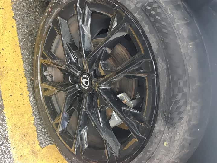 Фото 6 - Changan UNI-V