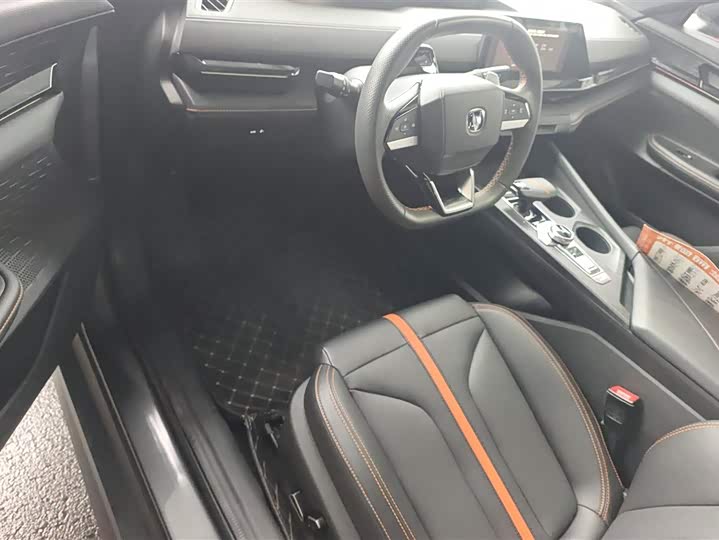 Фото 9 - Changan UNI-V