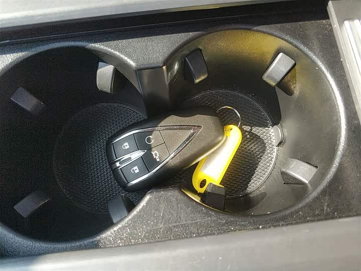 Фото 9 - Changan CS75 Plus