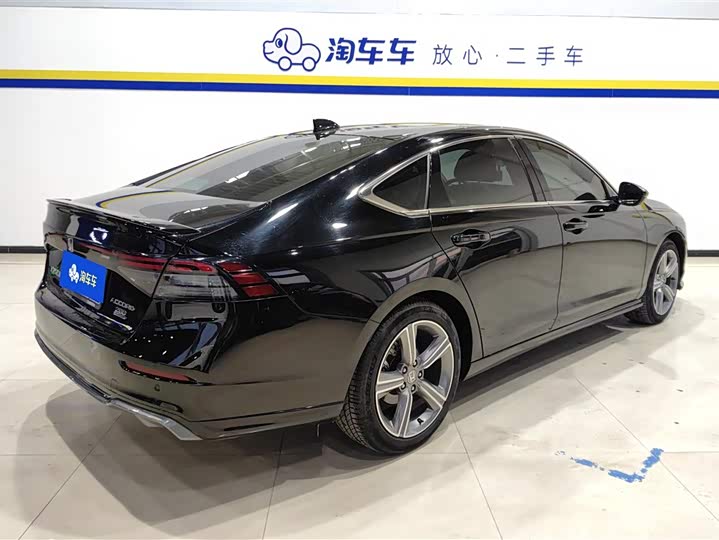 Фото 3 - Honda Accord