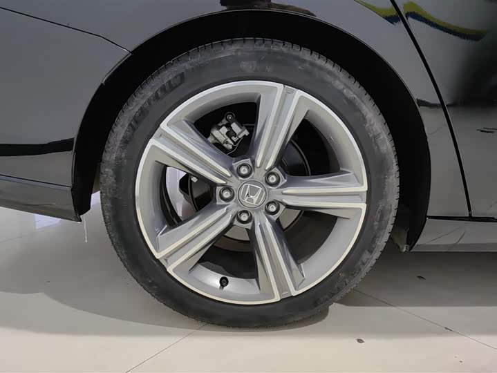 Фото 6 - Honda Accord