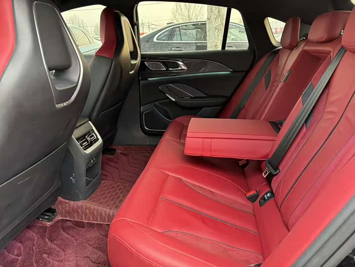 Фото 5 - Hongqi H6