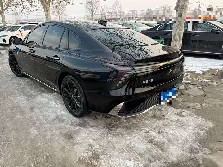 Фото 6 - Hongqi H6