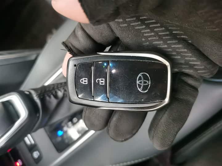 Фото 9 - Toyota Venza