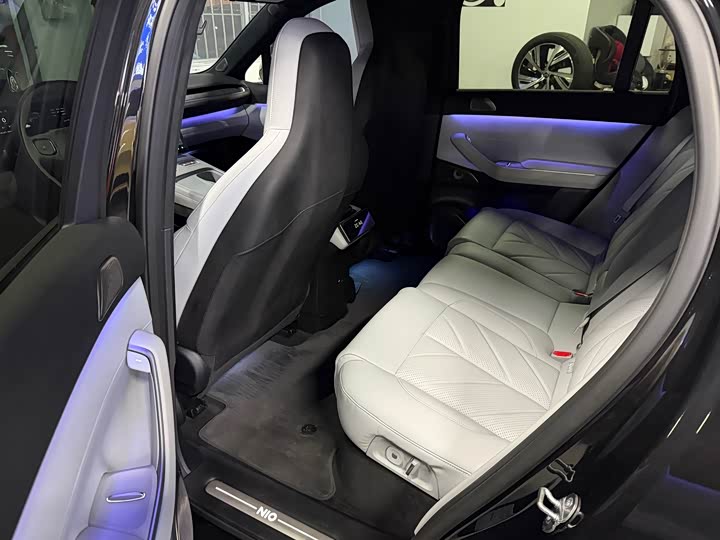 Фото 3 - Nio EC7