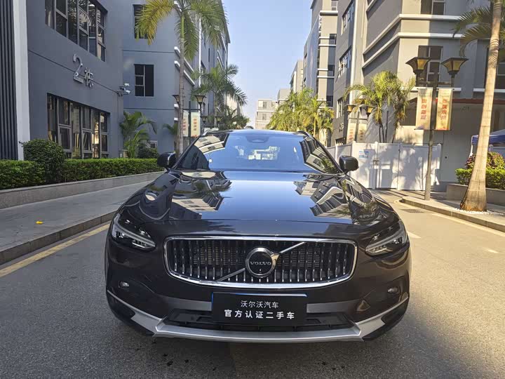 Фото 2 - Volvo V90