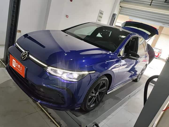 Фото 1 - Volkswagen Golf