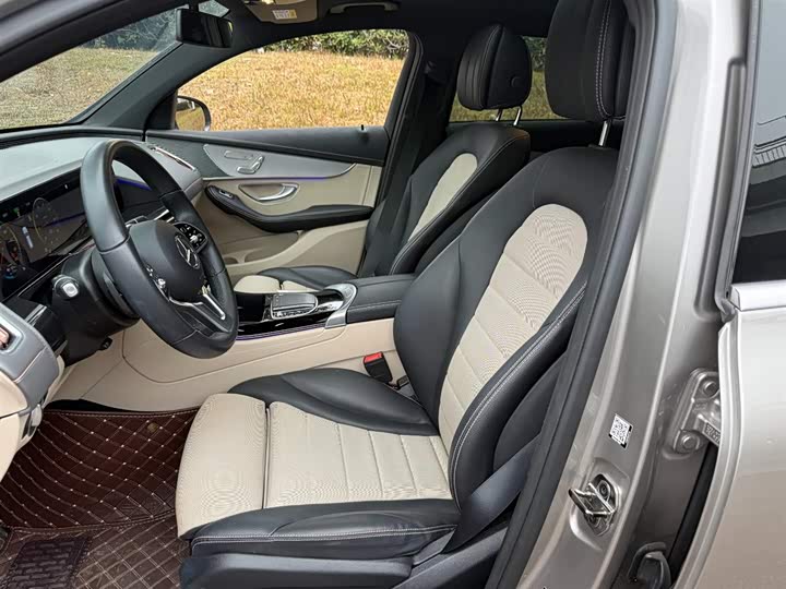 Фото 8 - Mercedes-Benz EQC