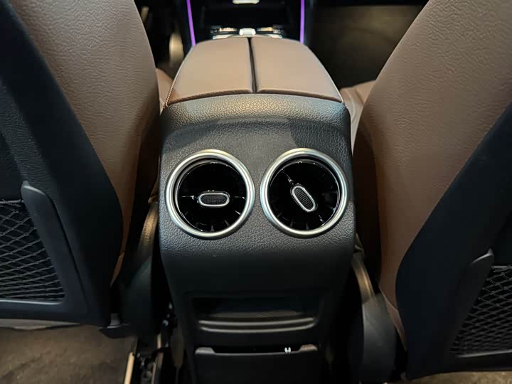 Фото 9 - Mercedes-Benz GLB-Class