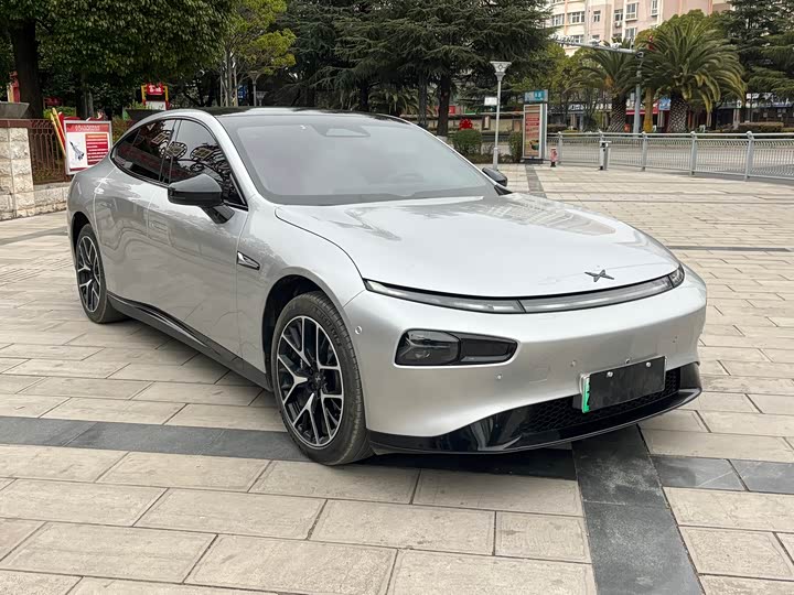 Фото 2 - XPeng P7