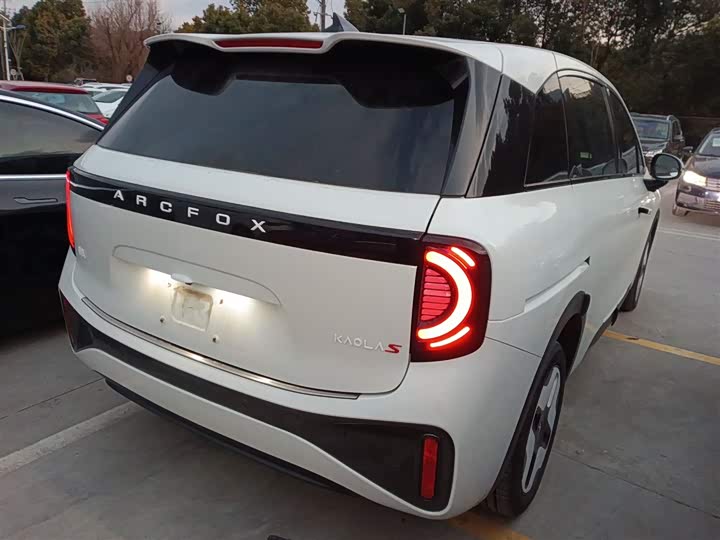 Фото 7 - BAIC Arcfox Kaola S