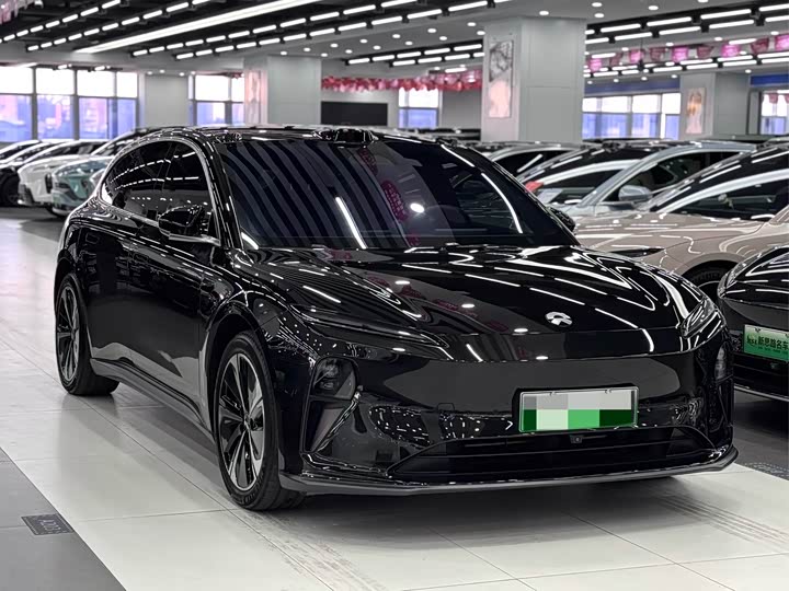 Фото 1 - Nio ET5T