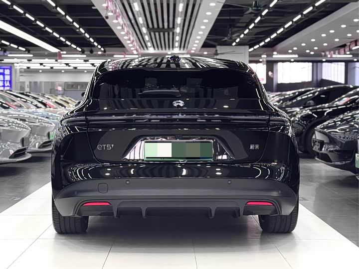 Фото 8 - Nio ET5T