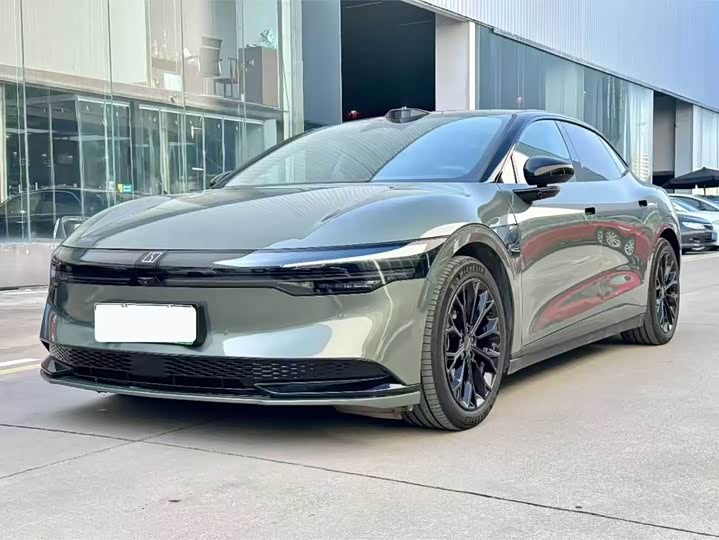 Фото 1 - Zeekr 007