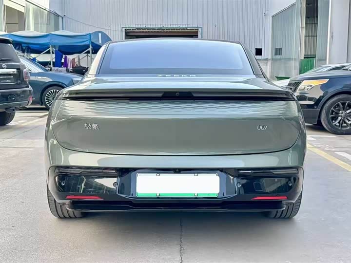 Фото 8 - Zeekr 007