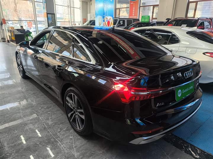 Фото 5 - Audi A6L