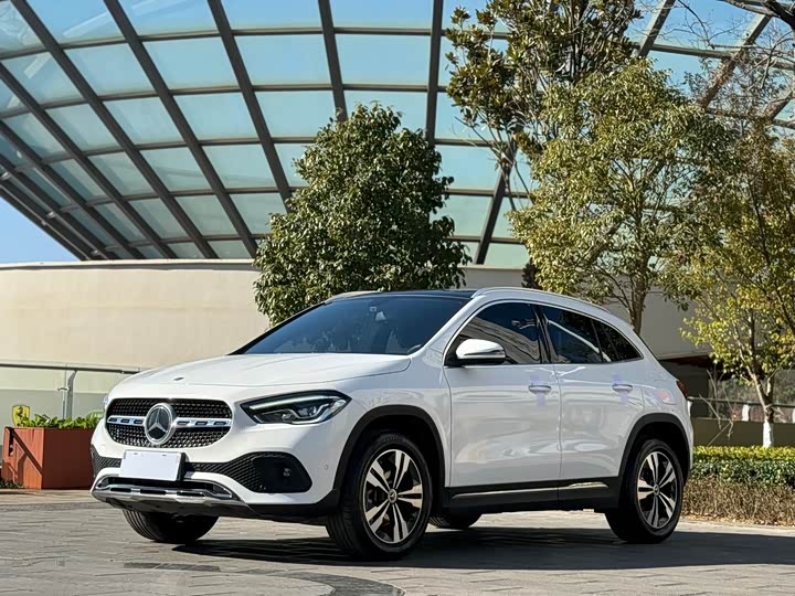 Фото 1 - Mercedes-Benz GLA-Class