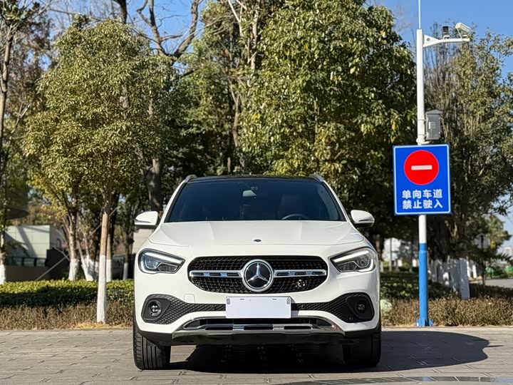 Фото 2 - Mercedes-Benz GLA-Class