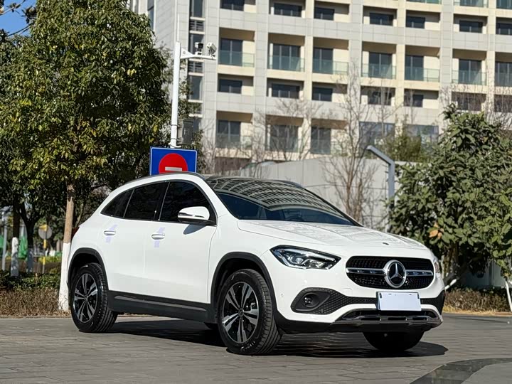 Фото 3 - Mercedes-Benz GLA-Class