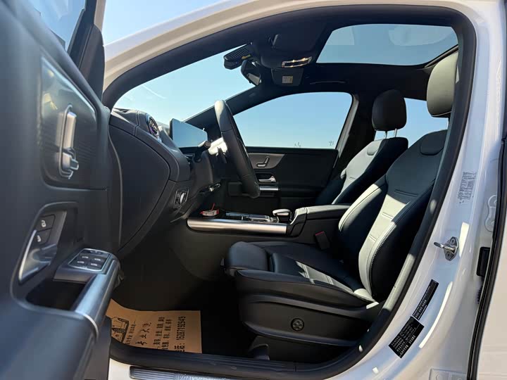 Фото 4 - Mercedes-Benz GLA-Class