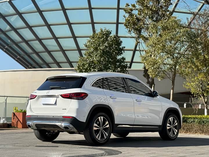 Фото 7 - Mercedes-Benz GLA-Class