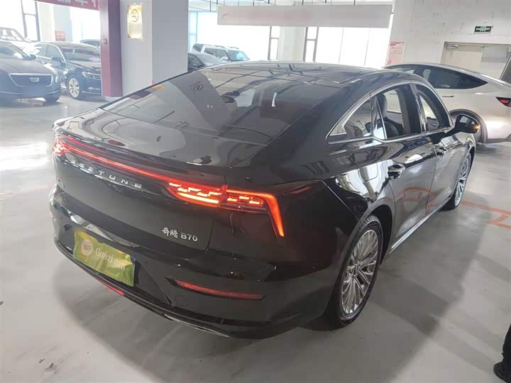 Фото 7 - Bestune B70